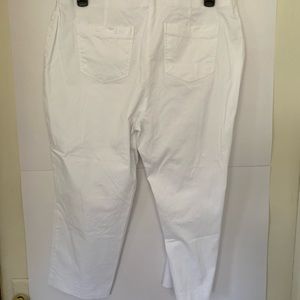 White pull on capris